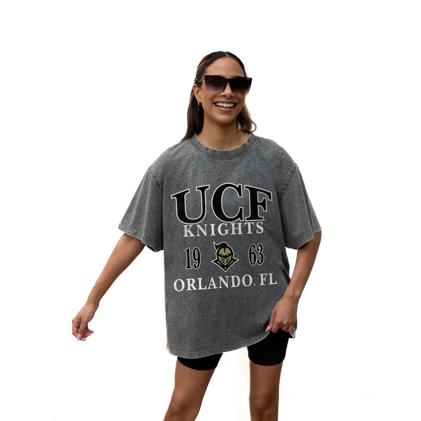 CENTRAL FLORIDA KNIGHTS THROWBACK RELAXED FIT SNOW WASH SHORT SLEEVE CLASSIC CREWNECK TEE WITH RIBBED NECKLINE