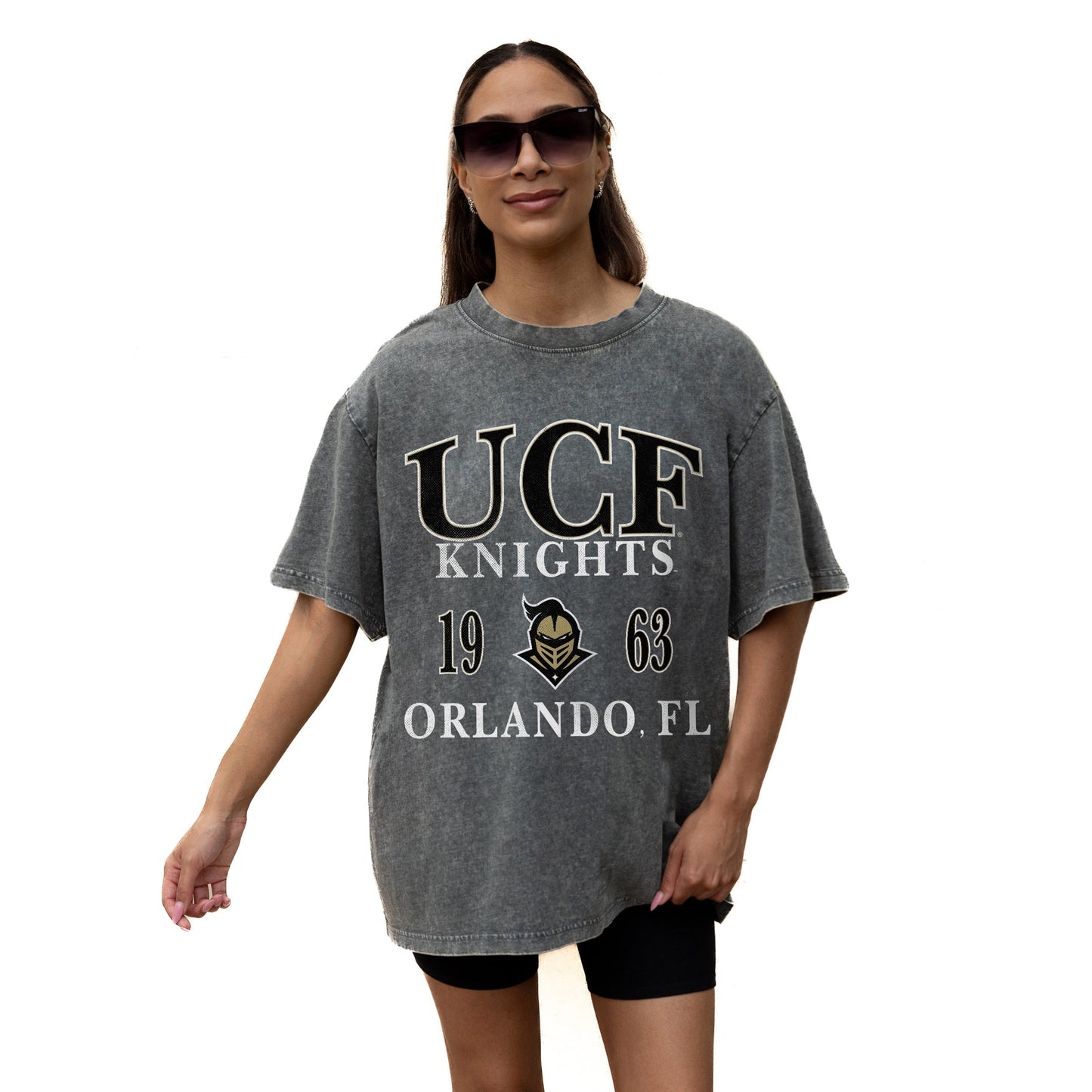 CENTRAL FLORIDA KNIGHTS THROWBACK RELAXED FIT SNOW WASH SHORT SLEEVE CLASSIC CREWNECK TEE WITH RIBBED NECKLINE
