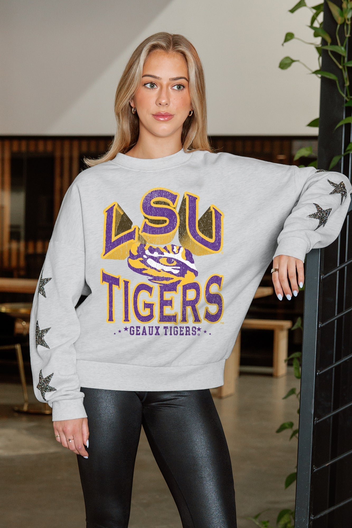 LSU TIGERS RESILIENCE STAR EMBELLISHED CREW SWEATSHIRT