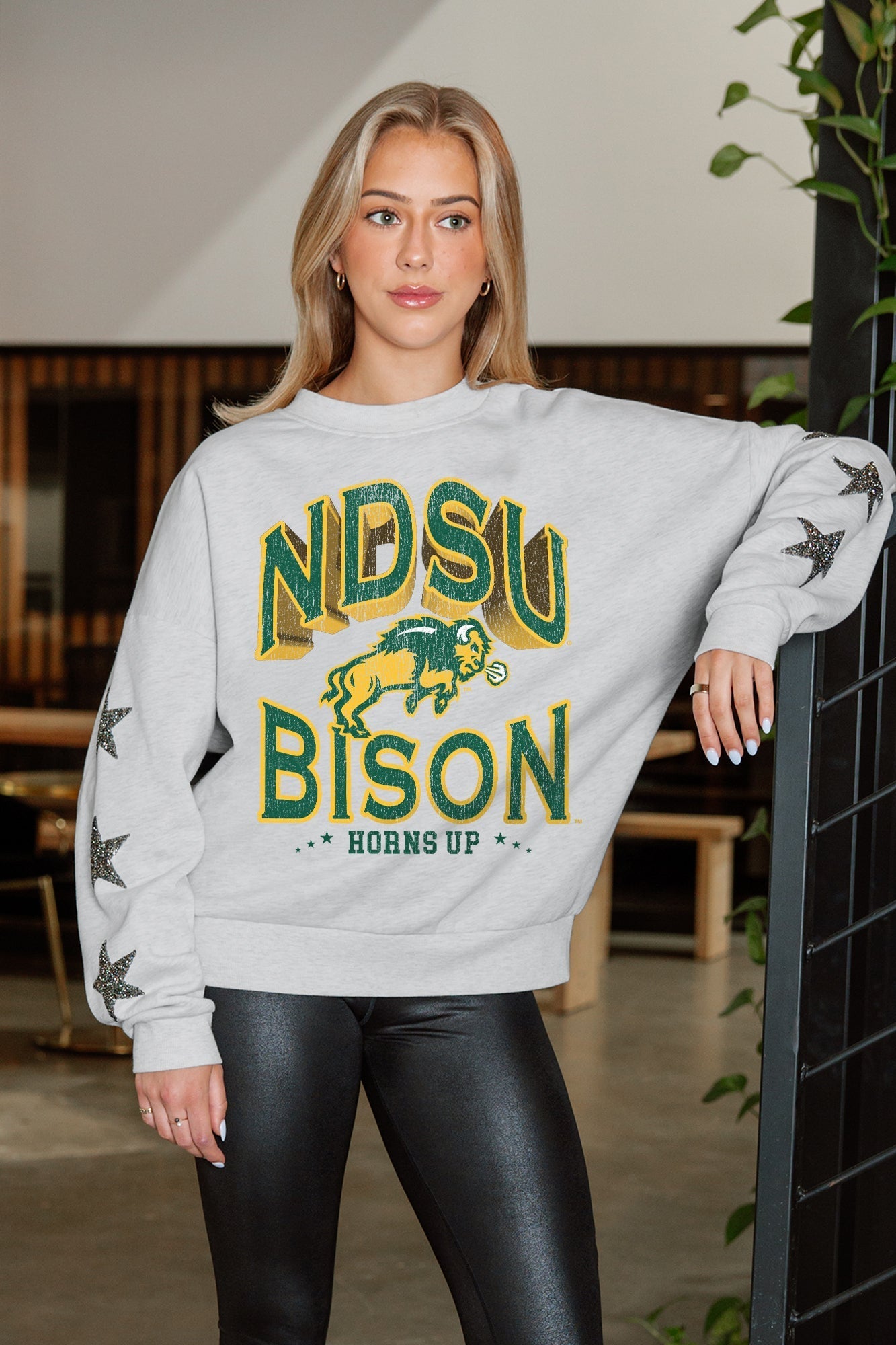NORTH DAKOTA STATE BISON RESILIENCE STAR EMBELLISHED CREW SWEATSHIRT