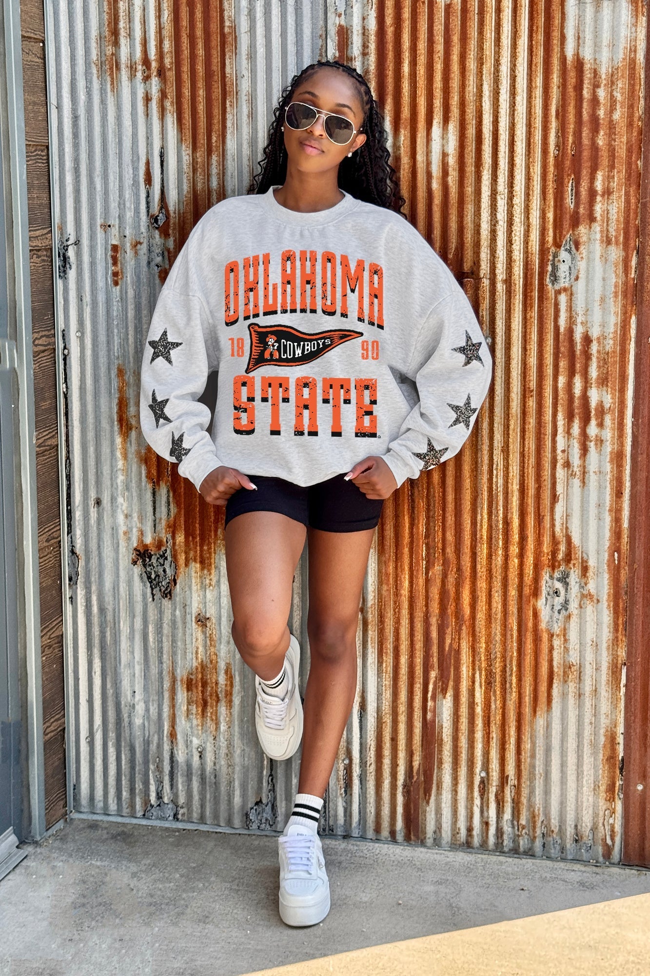 OKLAHOMA STATE COWBOYS PENNANT PRIDE EMBELLISHED STAR SLEEVE CREWNECK PULLOVER