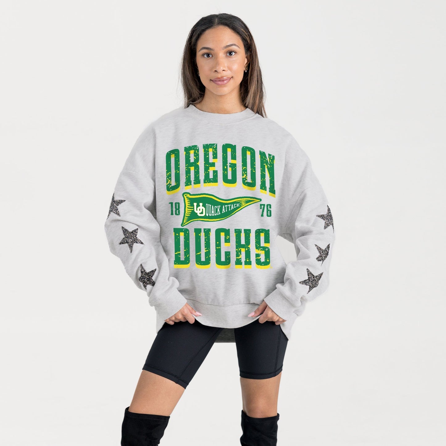 OREGON DUCKS PENNANT PRIDE EMBELLISHED STAR SLEEVE CREWNECK PULLOVER