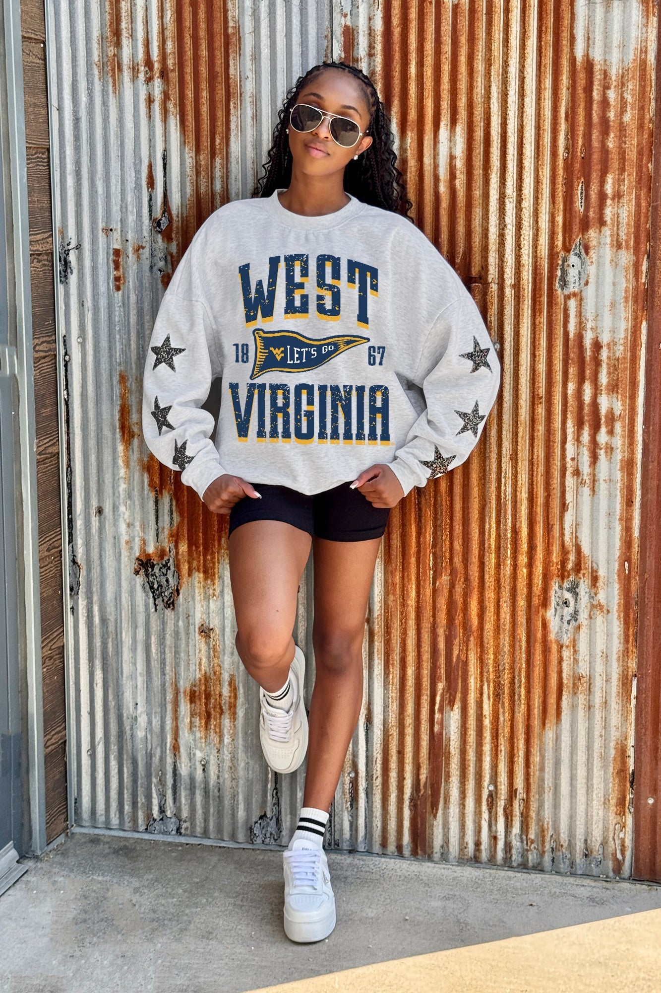WEST VIRGINIA MOUNTAINEERS PENNANT PRIDE EMBELLISHED STAR SLEEVE CREWNECK PULLOVER