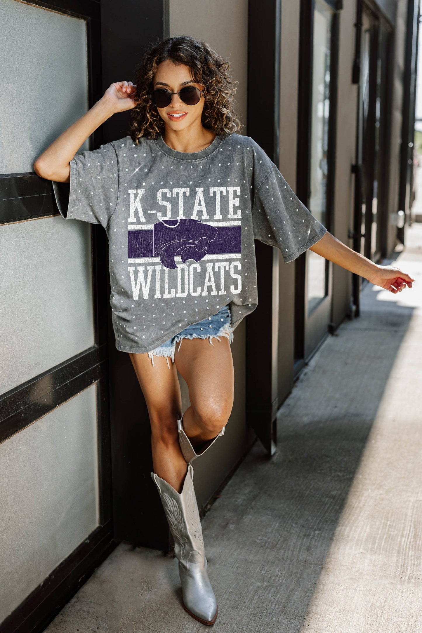 KANSAS STATE WILDCATS ON THE BALL OVERSIZED ALL-OVER MINI RHINESTONE SHORT SLEEVE CLASSIC TEE WITH RIBBED NECKLINE