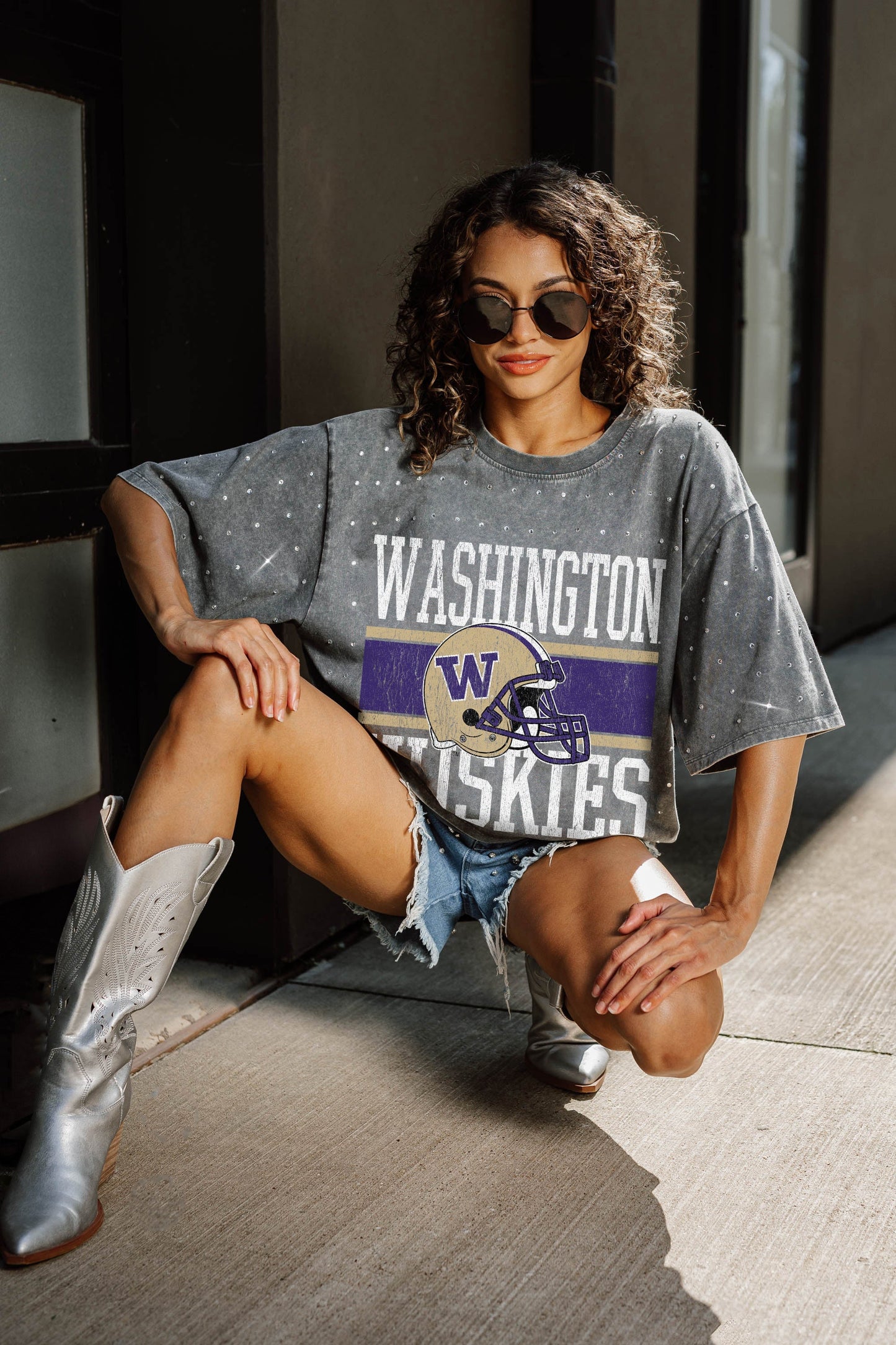 WASHINGTON HUSKIES ON THE BALL OVERSIZED ALL-OVER MINI RHINESTONE SHORT SLEEVE CLASSIC TEE WITH RIBBED NECKLINE