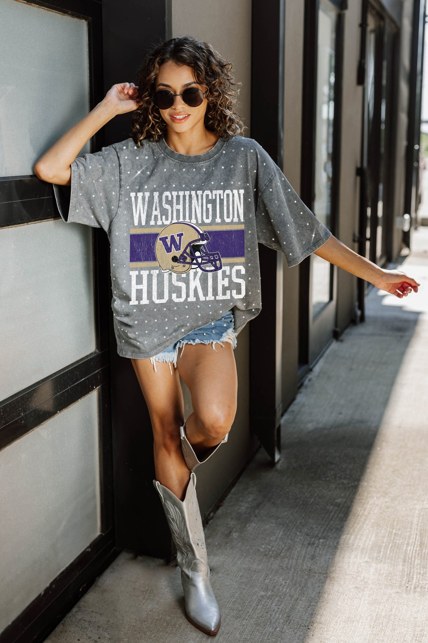 WASHINGTON HUSKIES ON THE BALL OVERSIZED ALL-OVER MINI RHINESTONE SHORT SLEEVE CLASSIC TEE WITH RIBBED NECKLINE
