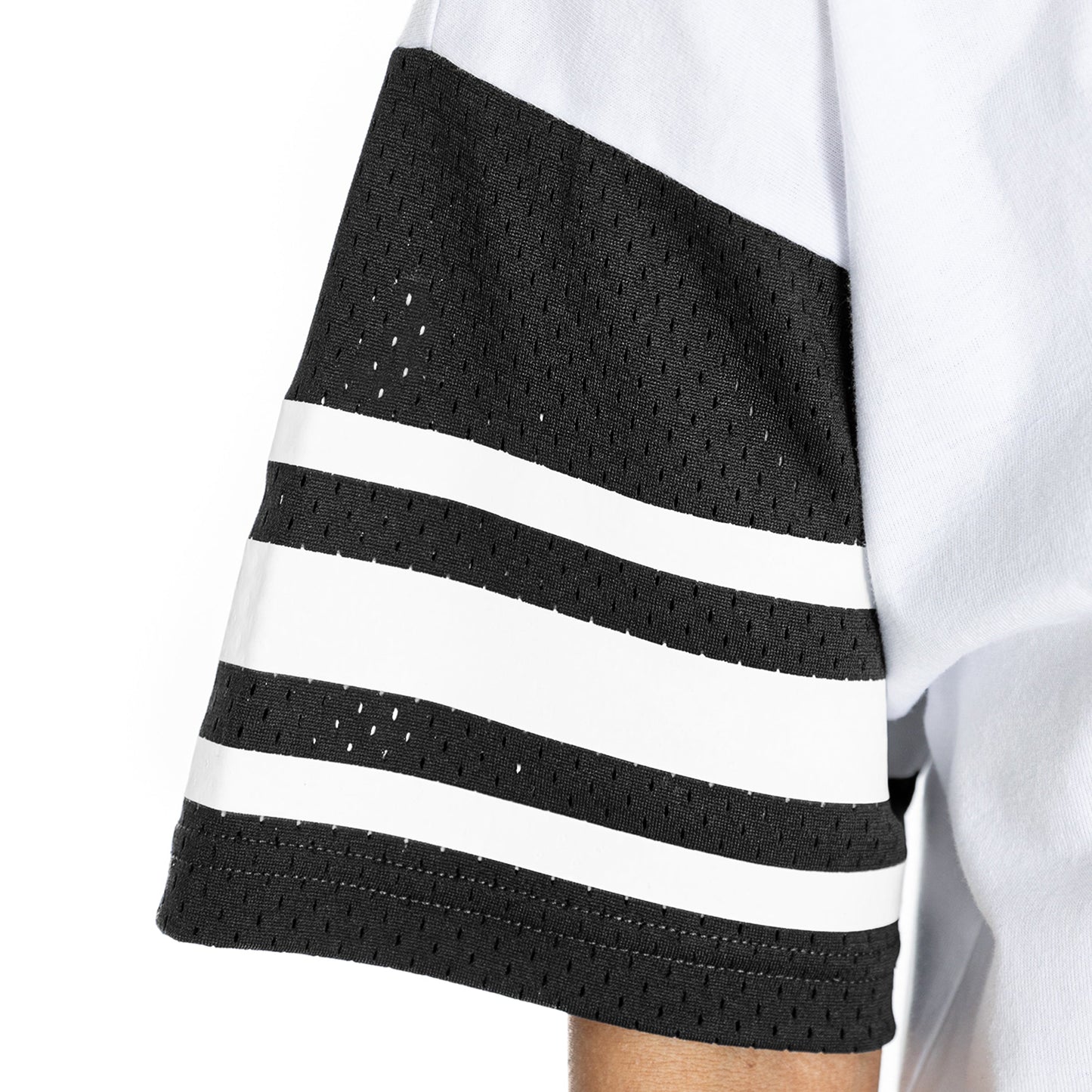 WAKE FOREST DEMON DEACONS STARTING LINEUP BOLD CONTRAST, OVERSIZED, SPORTY HERITAGE-STRIPED TEE WITH JERSEY MESH SHORT SLEEVES AND RIBBED NECKLINE