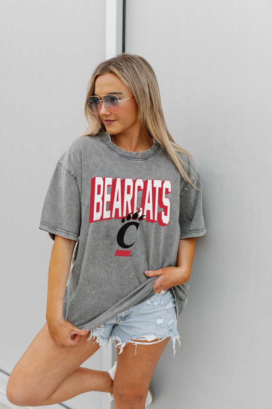 CINCINNATI BEARCATS SOLID DEFENSE OVERSIZED CREWNECK TEE