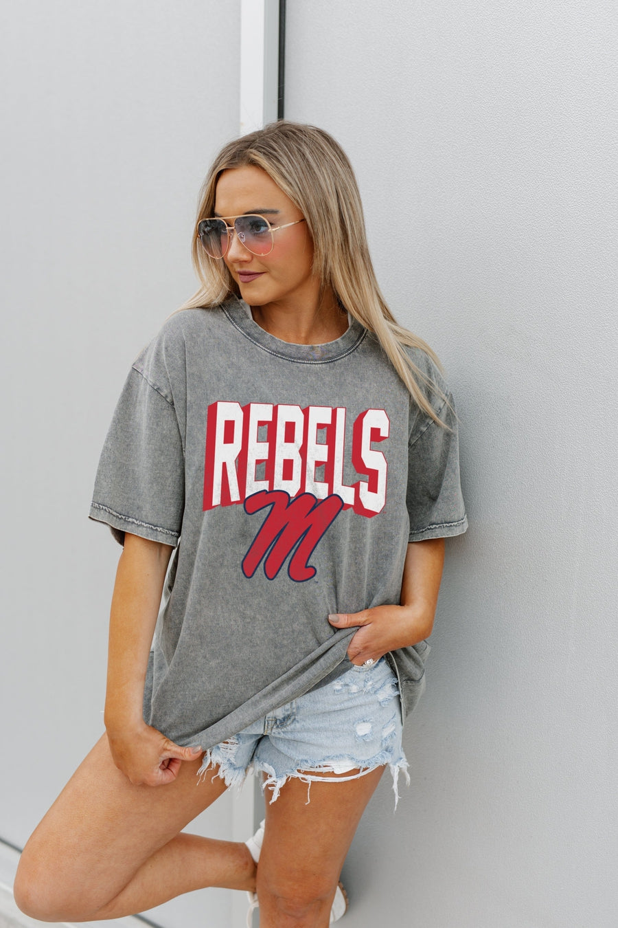OLE MISS REBELS SOLID DEFENSE OVERSIZED CREWNECK TEE