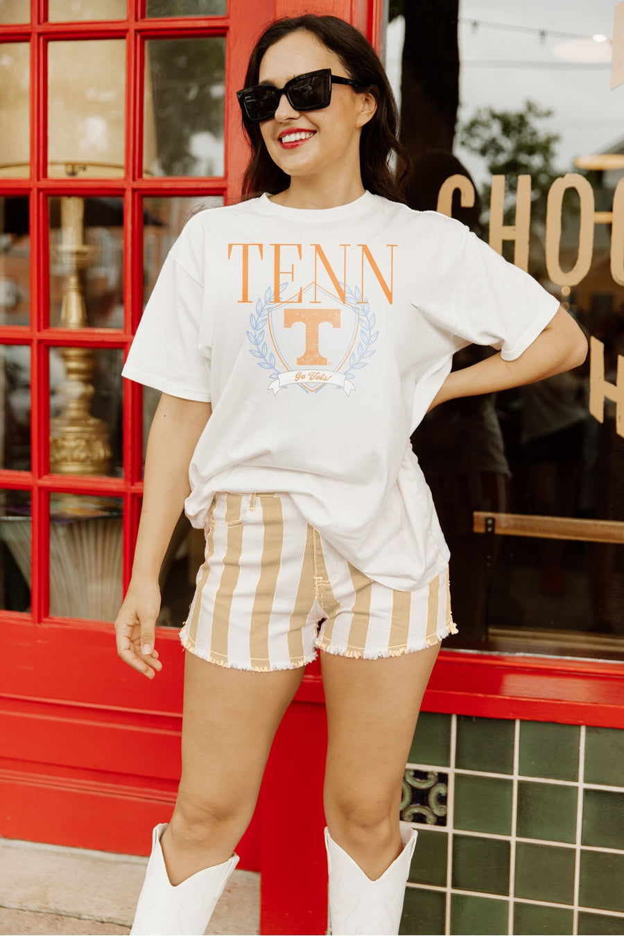 TENNESSEE VOLUNTEERS ABOVE THE REST OVERSIZED CREWNECK TEE