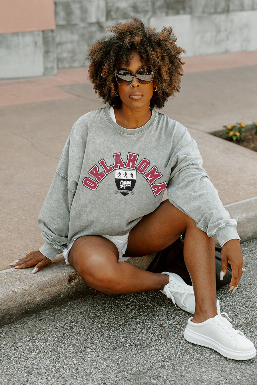 OKLAHOMA SOONERS PLAY THE GAME FADED WASH PULLOVER