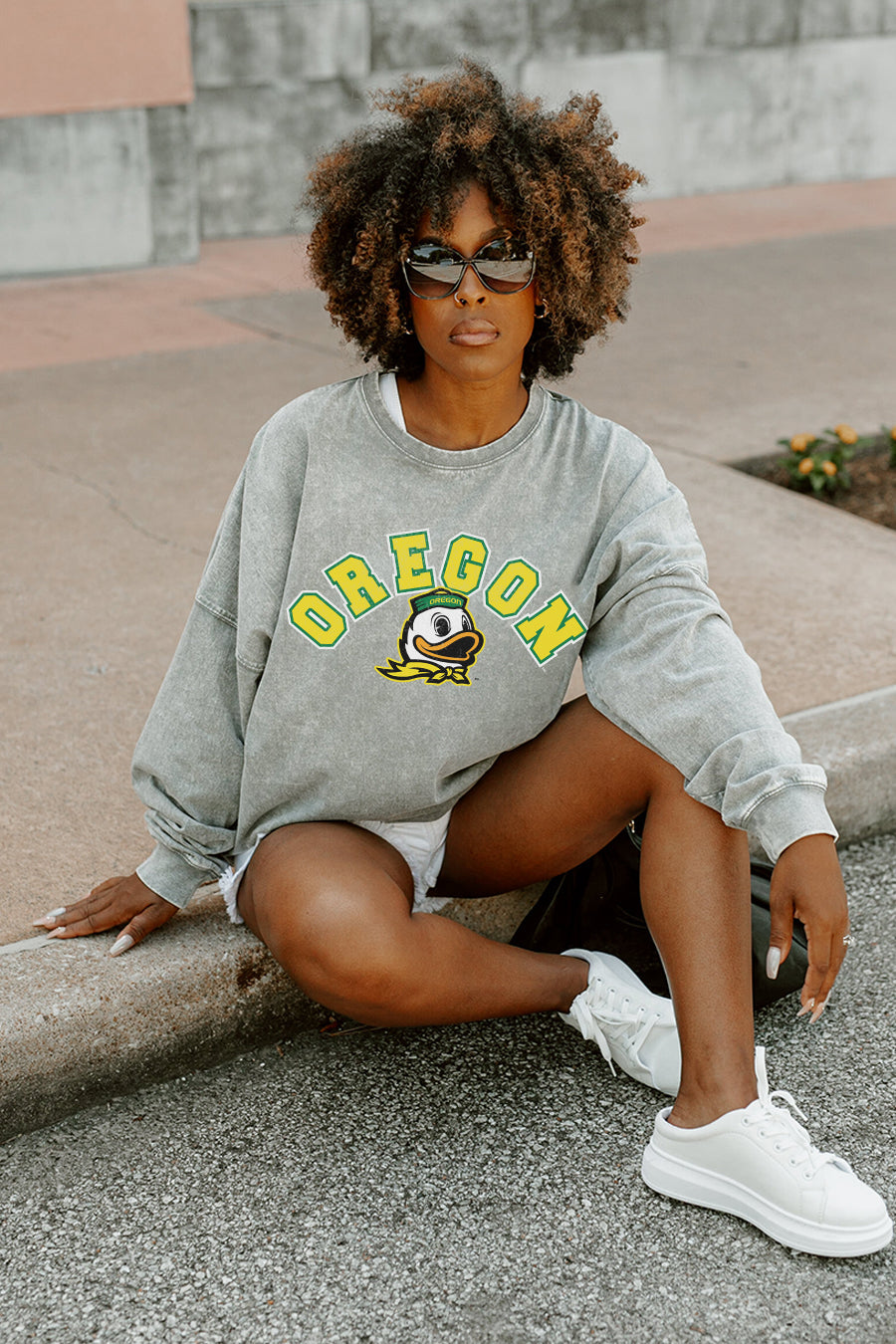 OREGON DUCKS PLAY THE GAME FADED WASH PULLOVER