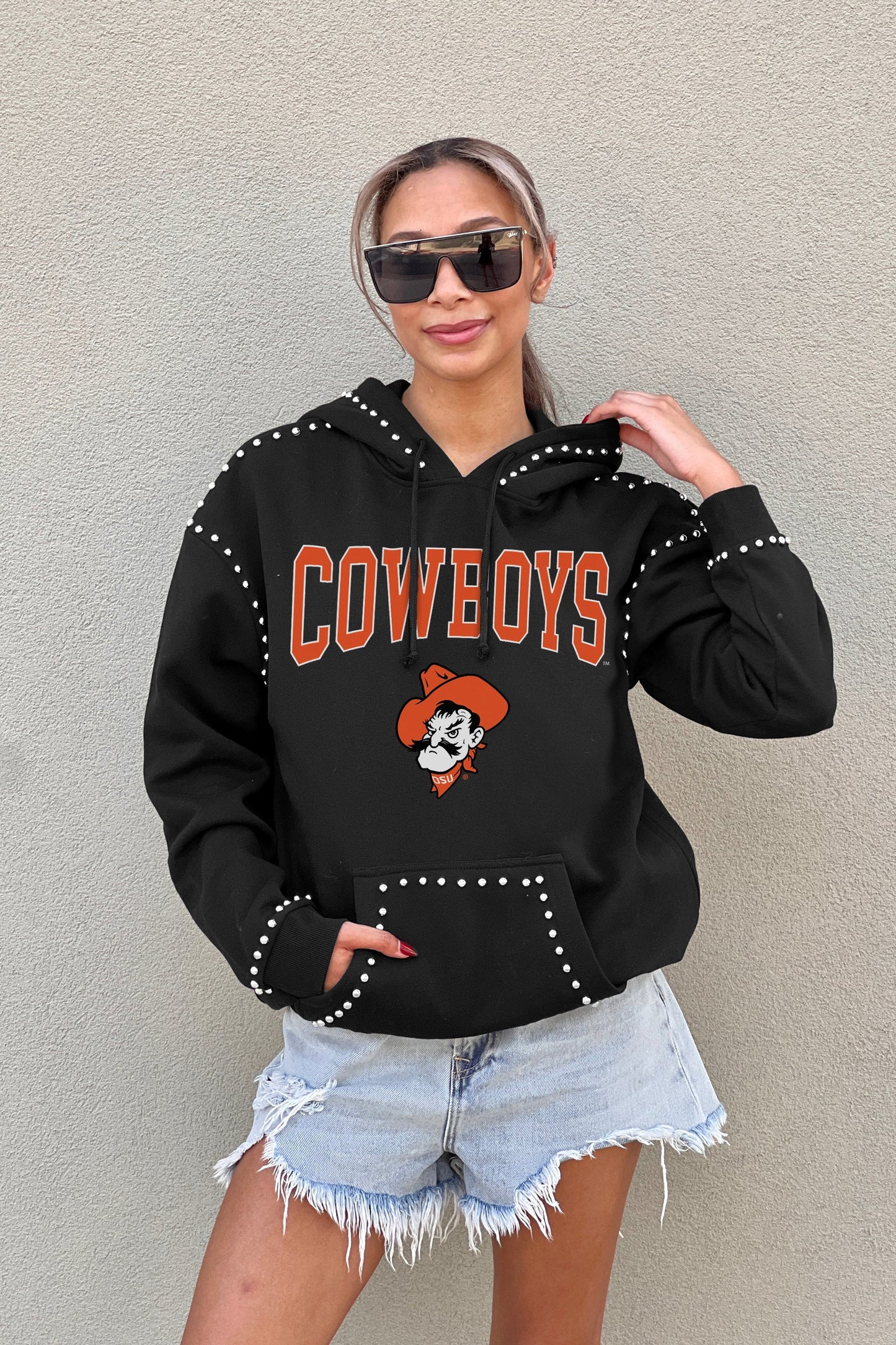 OKLAHOMA STATE COWBOYS BELLE OF THE BALL STUDDED DETAIL FLEECE FRONT POCKET HOODIE