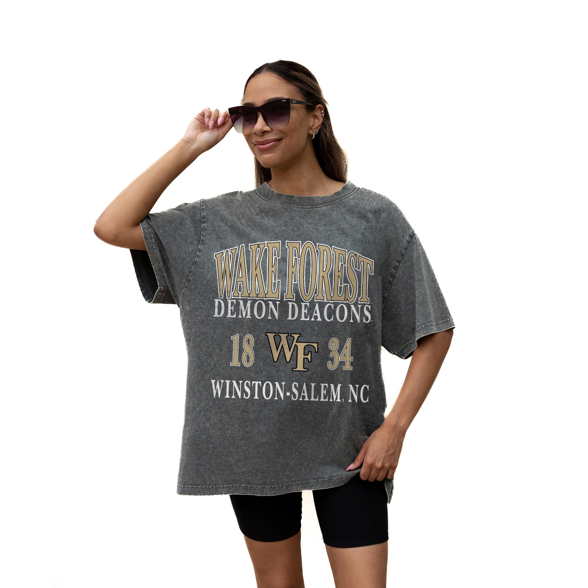 WAKE FOREST DEMON DEACONS THROWBACK RELAXED FIT SNOW WASH SHORT SLEEVE CLASSIC CREWNECK TEE WITH RIBBED NECKLINE