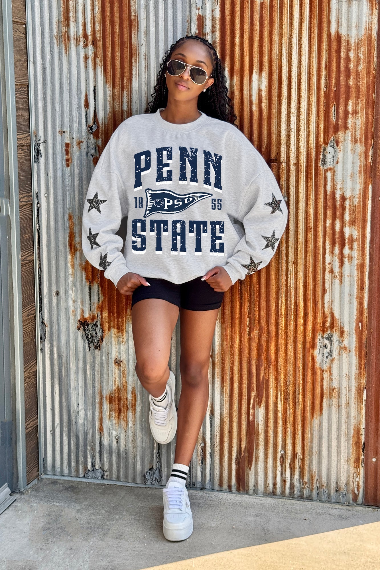 PENN STATE NITTANY LIONS PENNANT PRIDE EMBELLISHED STAR SLEEVE CREWNECK PULLOVER