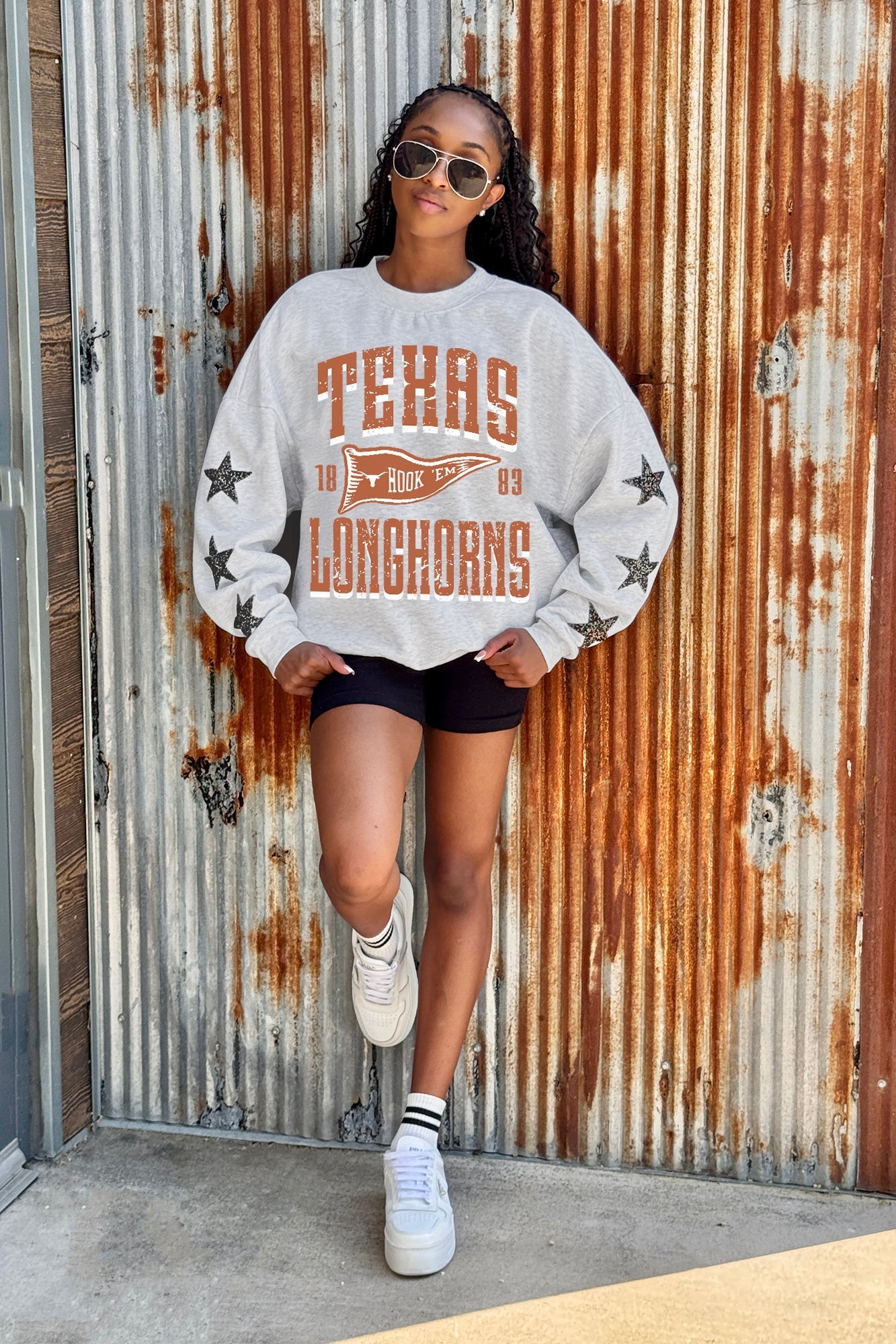 TEXAS LONGHORNS PENNANT PRIDE EMBELLISHED STAR SLEEVE CREWNECK PULLOVER