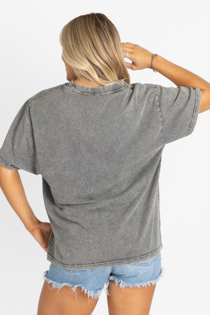 CUSTOM LOGO VINTAGE WASH BOYFRIEND T-SHIRT