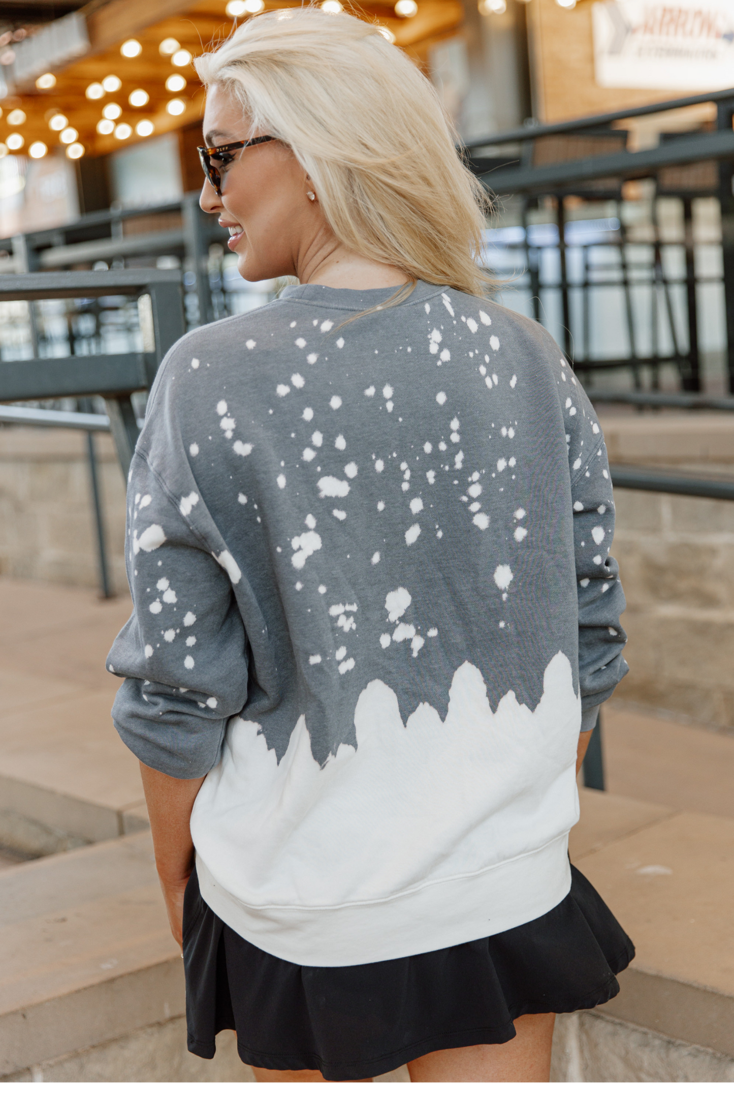 SPARTAN STARS BLEACH WASH CREWNECK PULLOVER