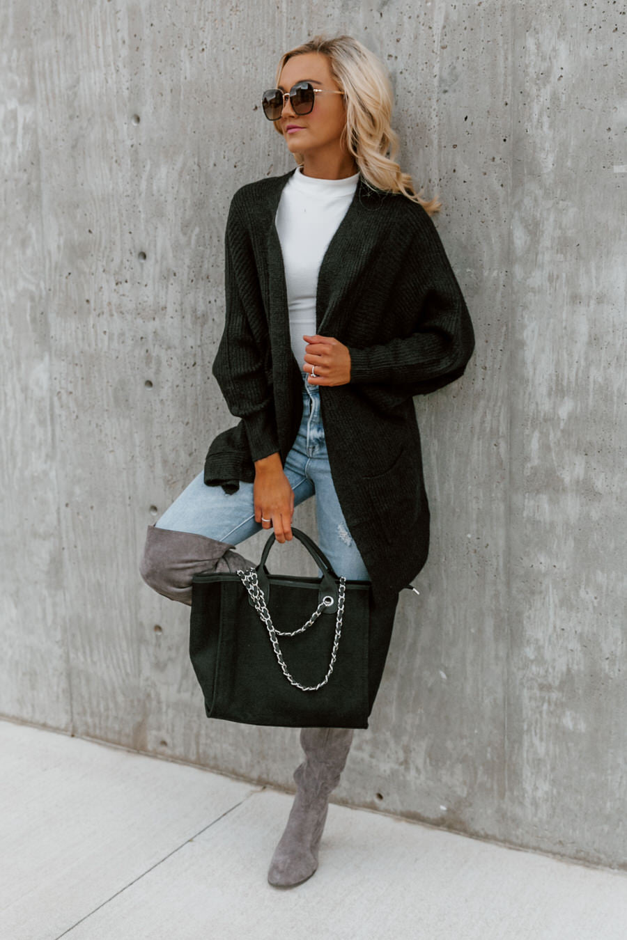 THE "LIVIA" WOVEN TOTE BAG IN BLACK - Styled Look | Gameday Couture - SOHO