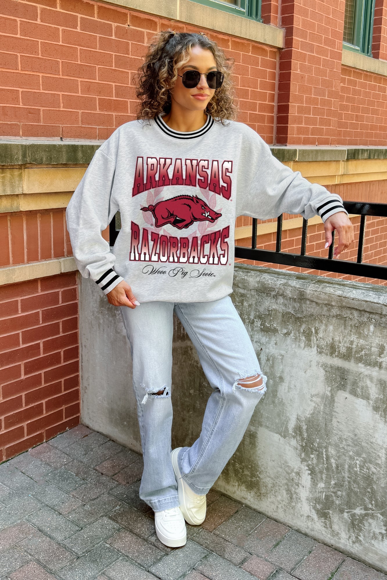 ARKANSAS RAZORBACKS FADE ROUTE CREW FLEECE RINGER SWEATSHIRT