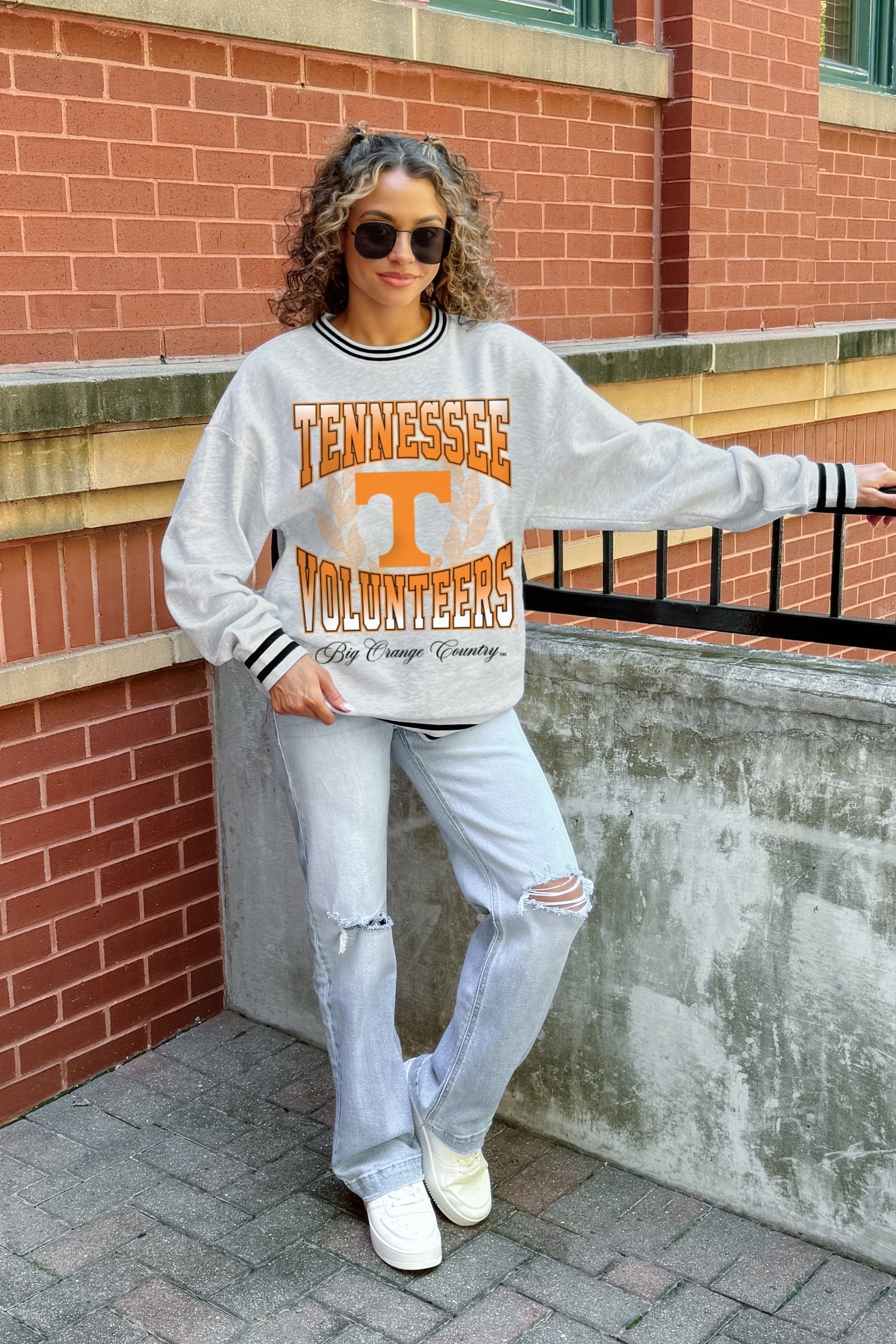 TENNESSEE VOLUNTEERS FADE ROUTE CREW FLEECE RINGER SWEATSHIRT