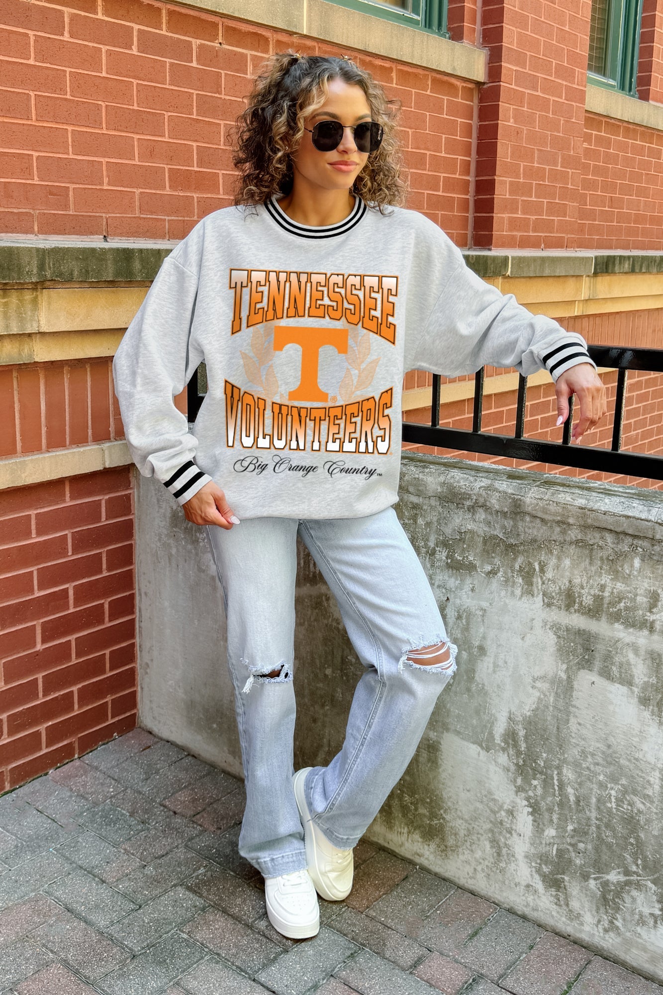 TENNESSEE VOLUNTEERS FADE ROUTE CREW FLEECE RINGER SWEATSHIRT
