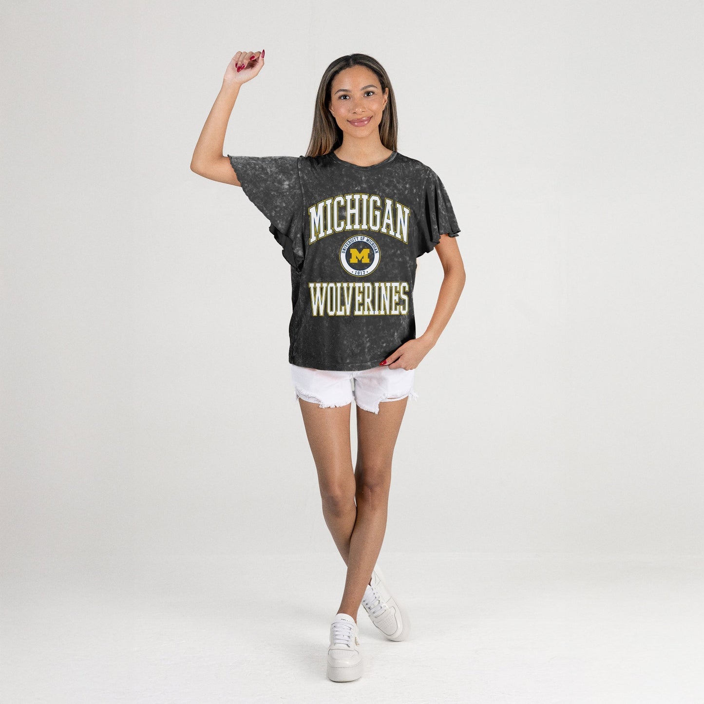 MICHIGAN WOLVERINES VICTORY MODE FLUTTER SLEEVE TEE IN BLACK