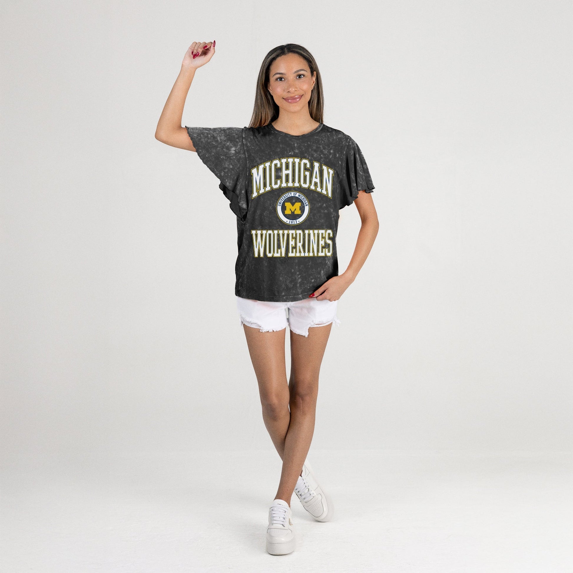 MICHIGAN WOLVERINES VICTORY MODE FLUTTER SLEEVE TEE IN BLACK