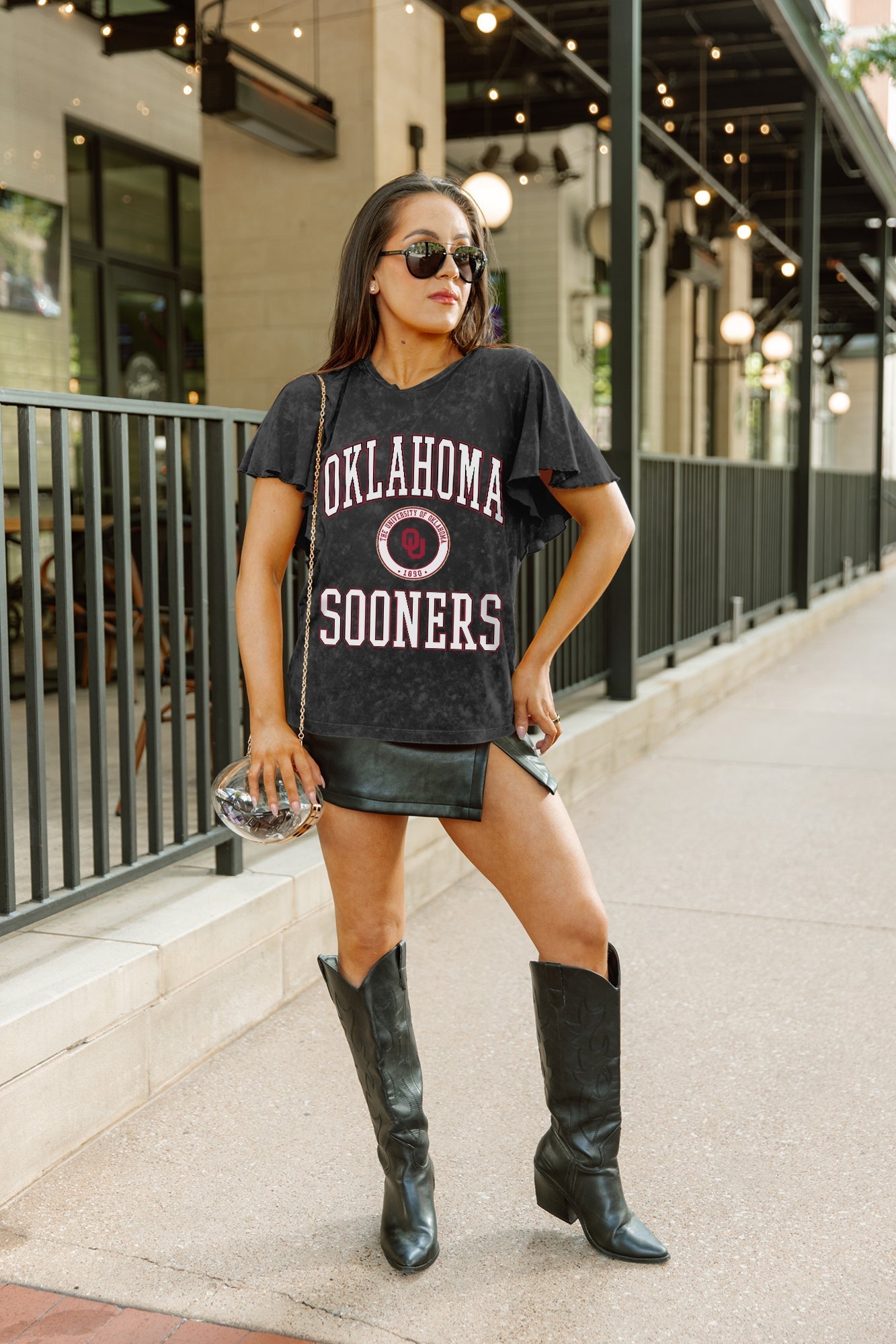 OKLAHOMA SOONERS VICTORY MODE FLUTTER SLEEVE TEE IN BLACK