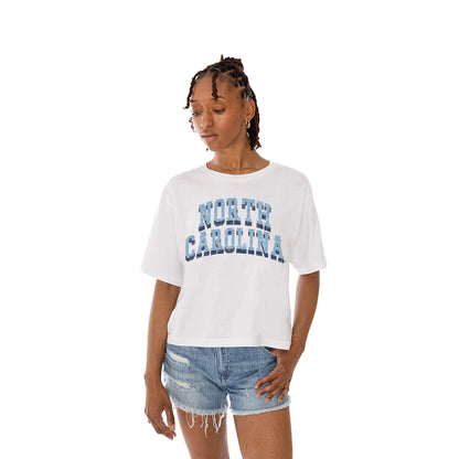 NORTH CAROLINA TAR HEELS CLAIM TO FAME WOMEN'S MIDI-LENGTH, BOXY FIT CROPPED TEE WITH DROP SHOULDER SLEEVE