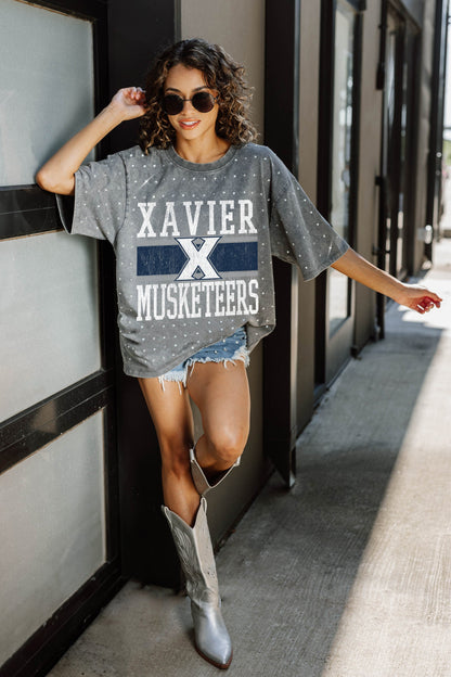 XAVIER MUSKETEERS ON THE BALL OVERSIZED ALL-OVER MINI RHINESTONE SHORT SLEEVE CLASSIC TEE WITH RIBBED NECKLINE