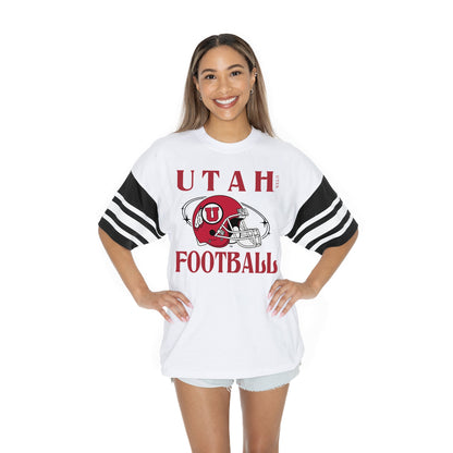 UTAH UTES STARTING LINEUP BOLD CONTRAST, OVERSIZED, SPORTY HERITAGE-STRIPED TEE WITH JERSEY MESH SHORT SLEEVES AND RIBBED NECKLINE