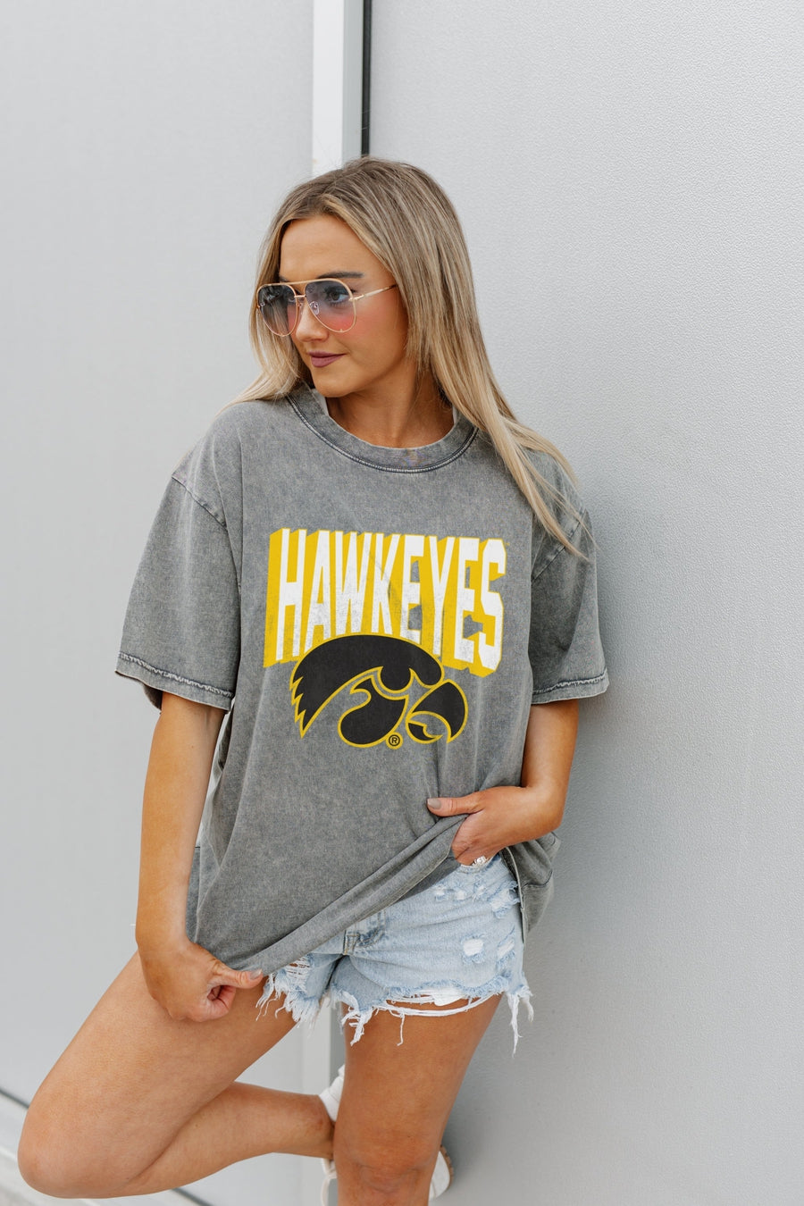 IOWA HAWKEYES SOLID DEFENSE OVERSIZED CREWNECK TEE