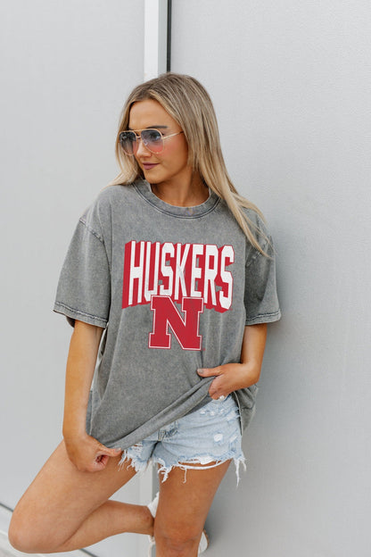 NEBRASKA CORNHUSKERS SOLID DEFENSE OVERSIZED CREWNECK TEE