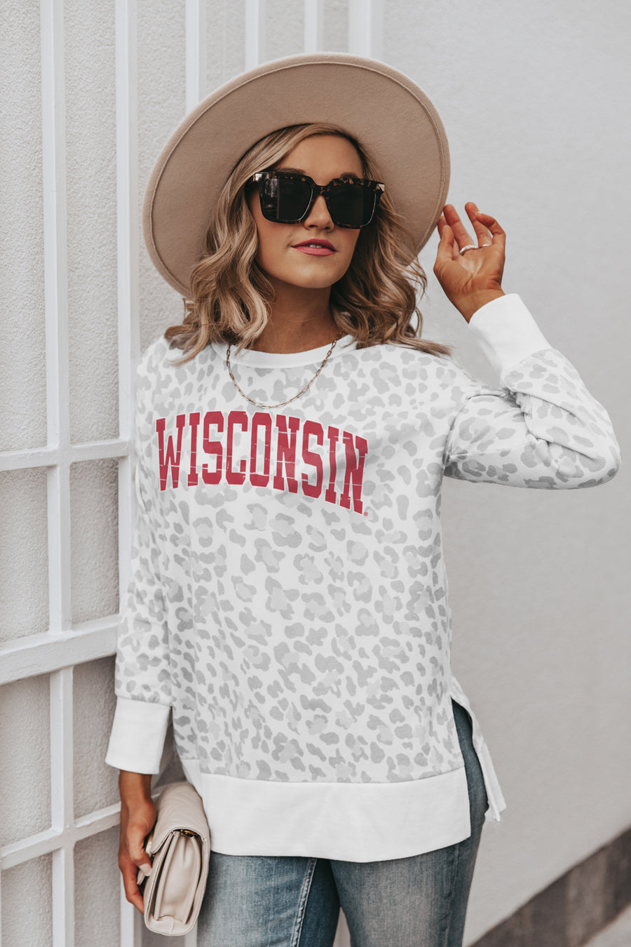 WISCONSIN BADGERS DAY OFF SIDE SPLIT PULLOVER